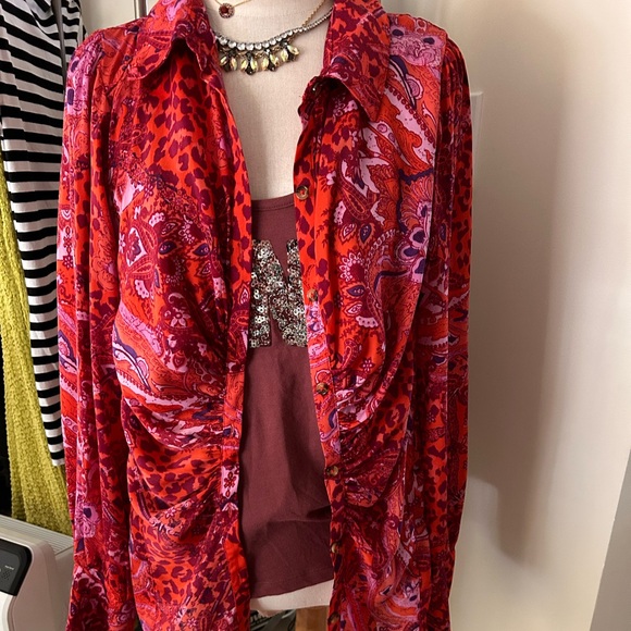 FP Satin soft polyester Top in bright maroon pink and orange. - Picture 2 of 8